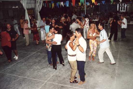  La festa latino-americana nel parco del DLF. 