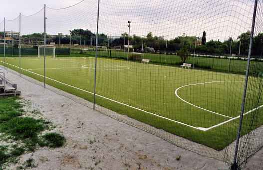 Il DLF Rimini si è dotato di un nuovo campo da calcetto all'aperto con tribune, gestito dal Circolo Tennis "Settebello".