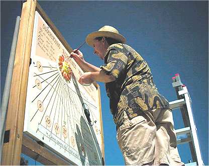  Mario Magi durante la fase dell'installazione. 