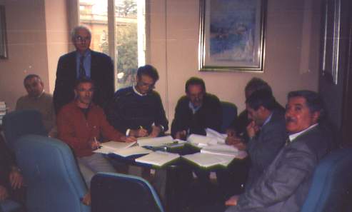  Firma del contratto di locazione DLF Rimini, Bologna, Faenza, Ravenna.
Da sinistra i rappresentanti di Faenza, V.P. nazionale Ioni, Ravenna, Presidente ed Amministratore di Rimini , Bologna, V.P. Avaliano. 