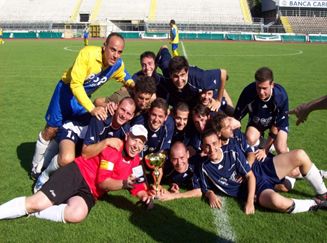  La foto ritrae il Gruppo Calcio in festa tra cui il sottoscritto e Marchetti Marco. 